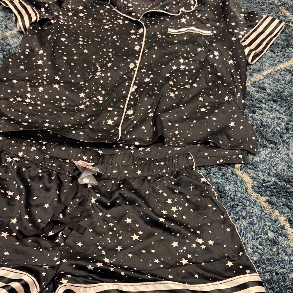 New Victoria's Secret size Large Black Stars loungewear Pajama Set - Picture 13 of 15